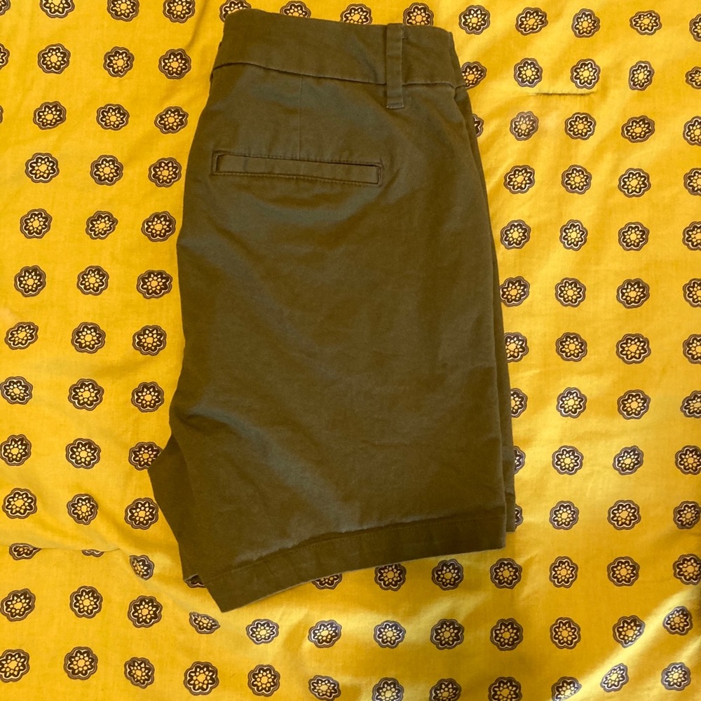 Shorts - Picture 2 of 3